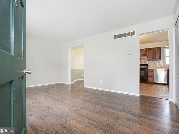 3rd image of 107 Washington Ave