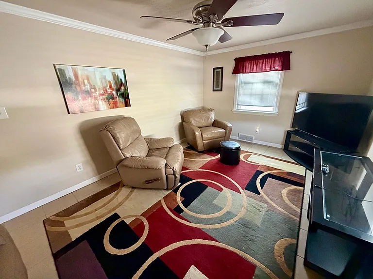 7408 Yale Ave — Photo 6
