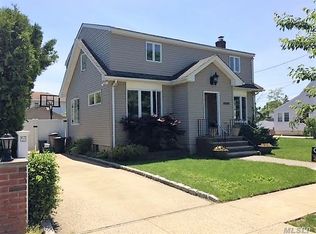 205 Oswego St, Bellmore, NY 11710