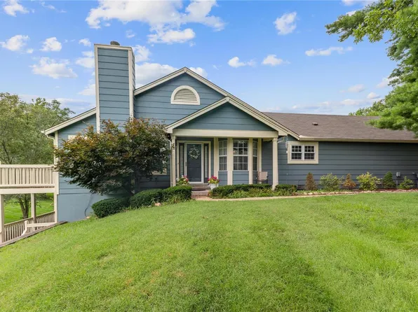 11925 Autumn Trace Ct, Maryland Heights, MO 63043