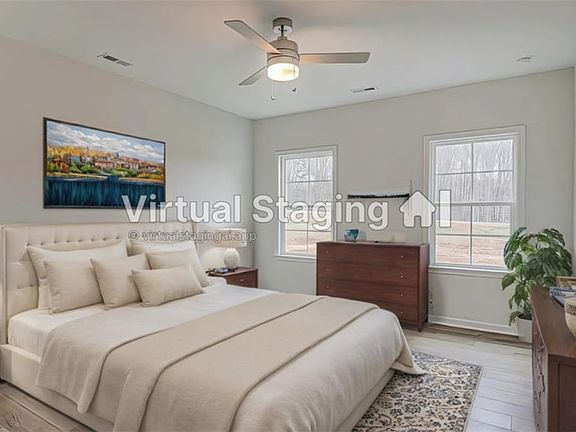 2nd image of 412 Brooke Hill Dr