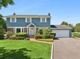 28 Donald Dr, Syosset, NY 11791