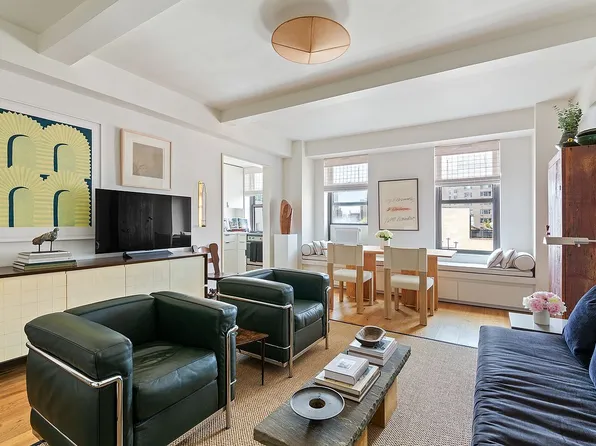 161 W 16th St APT 12D, New York, NY 10011