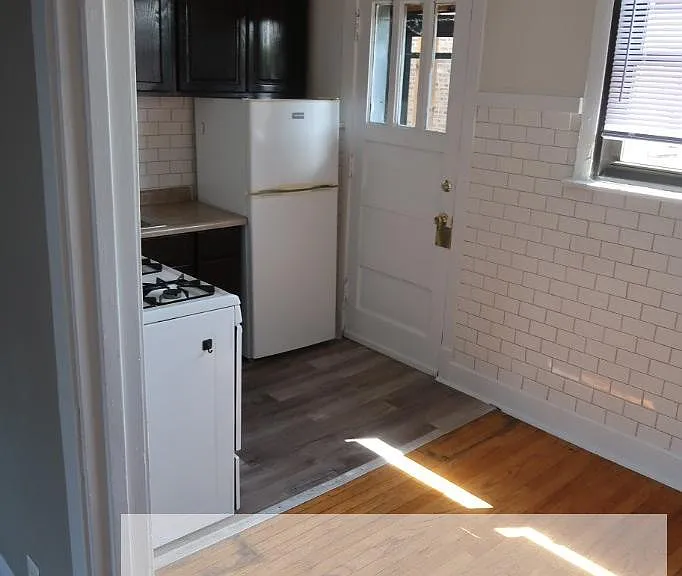1749 W Devon Ave #3 — Photo 3