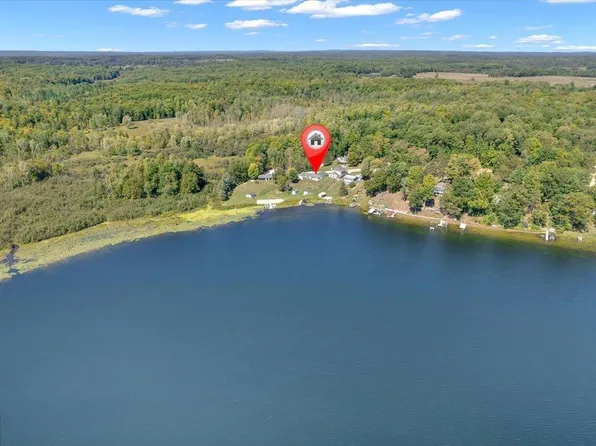 5227 Pine St, Glennie, MI 48737