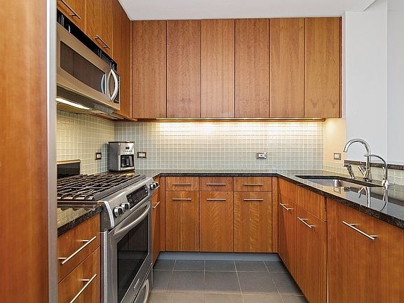 3rd image of 11 E 29th St APT 20B