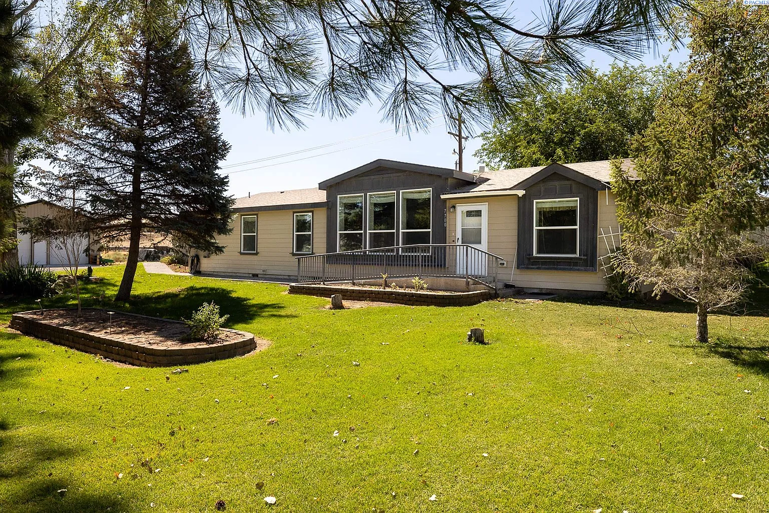 7700 Woodford Ln photo 1