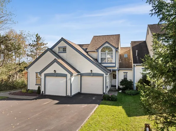 10 Denver Ct E, Endicott, NY 13760