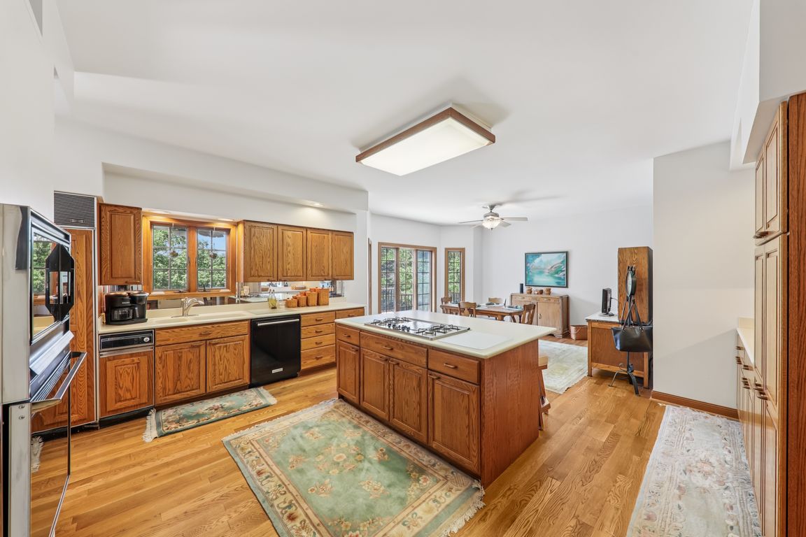 1075 Eureka Rd-1806-029.jpg