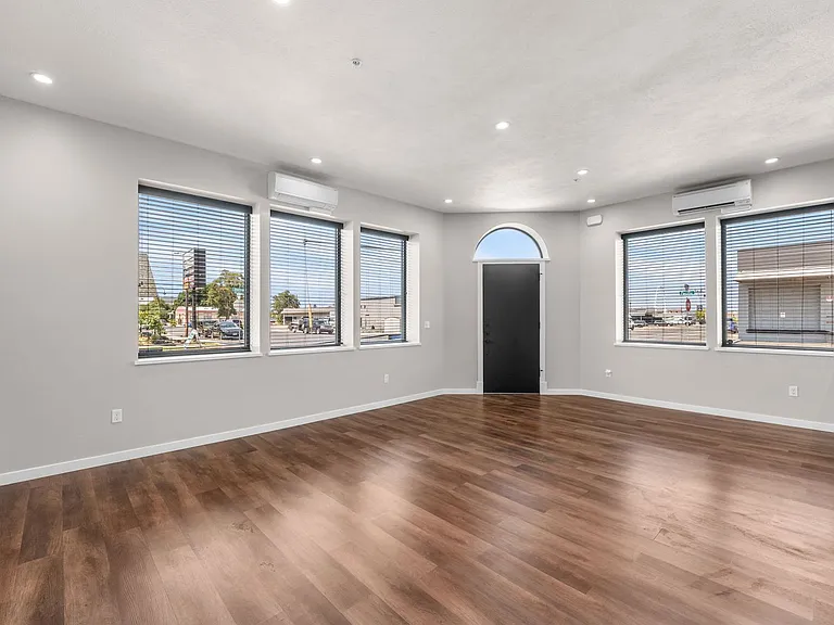131 S Sherman St — Photo 31