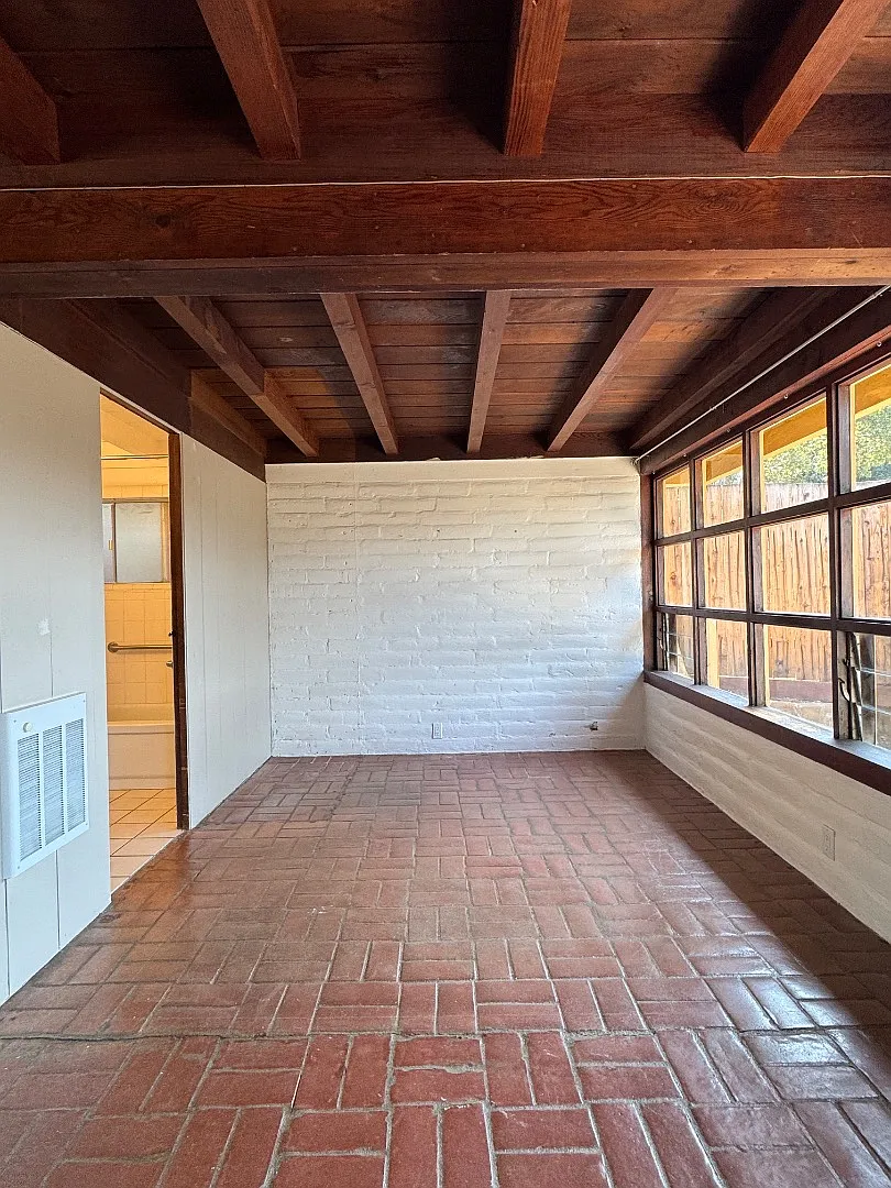 72 Laureles Grade Rd — Photo 4