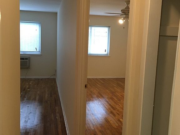 5th image of 2335 37th St #1