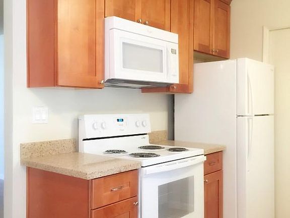 2nd image of 7424 Rainbow Dr #Br2pzs234
