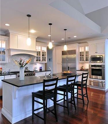 2nd image of 6338 Wildwood Dr