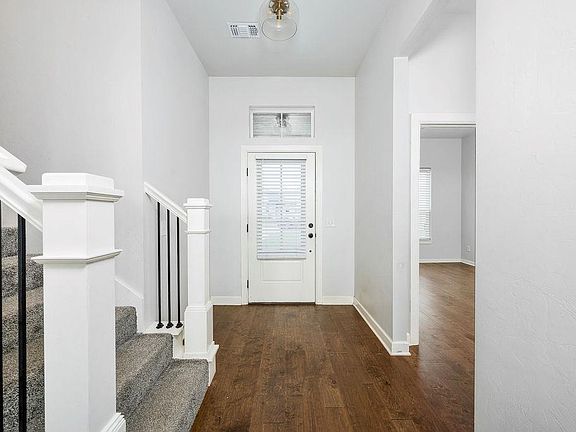 4th image of 800 Firefork Ave