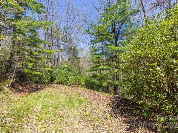99999 Fairview Forest Dr, Fairview, NC 28730