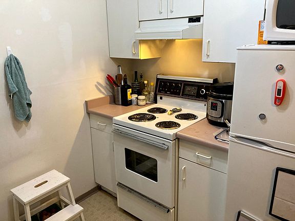 3rd image of 663 W 13th Ave #105
