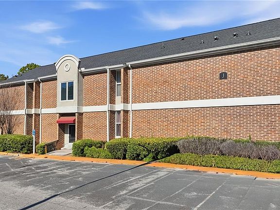 2nd image of 3301 Henderson Mill Rd APT J1