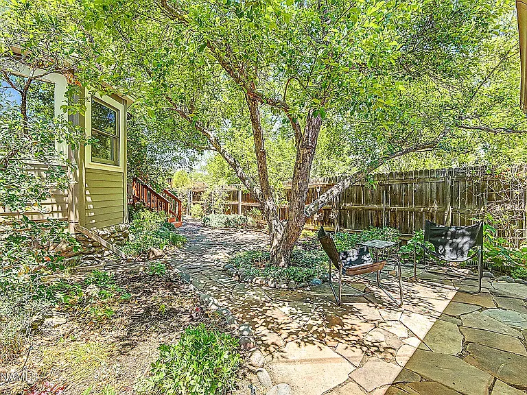 725 W Summit Ave — Photo 20