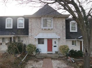 8920 Pflumm Rd, Lenexa, KS 66215