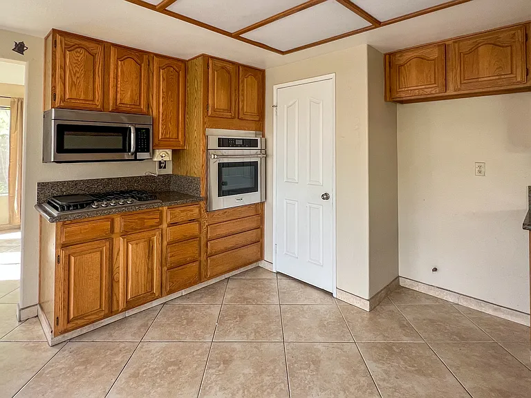 25689 Moonseed St — Photo 7