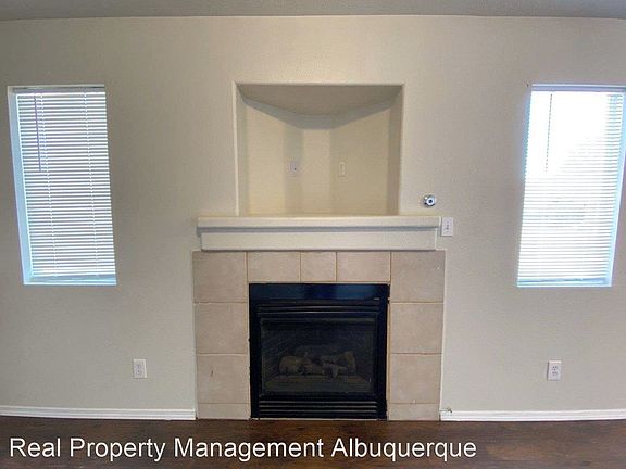 4th image of 10416 Mesa Sunset Ave SW