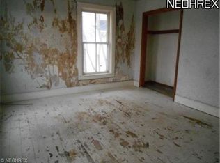 41 Walnut St, Leetonia, OH 44431