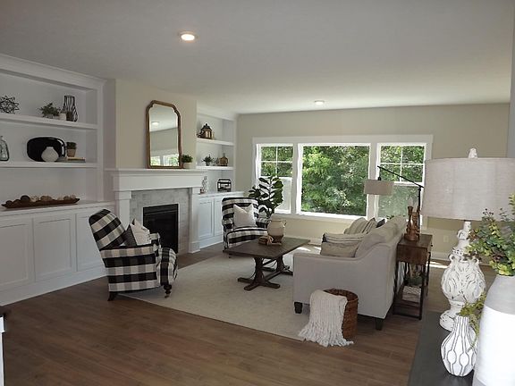 3rd image of 6375 Bentley Dr