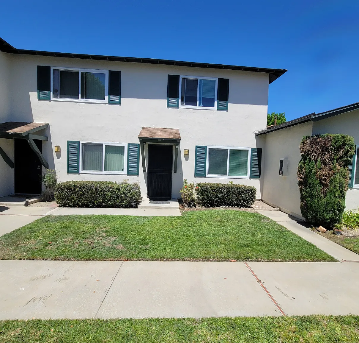 3 bed, 1.5 bath, 1075 sqft, $3,300 — Photo 1