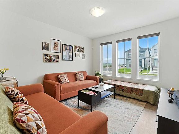 4th image of 564 S Point Pl SW