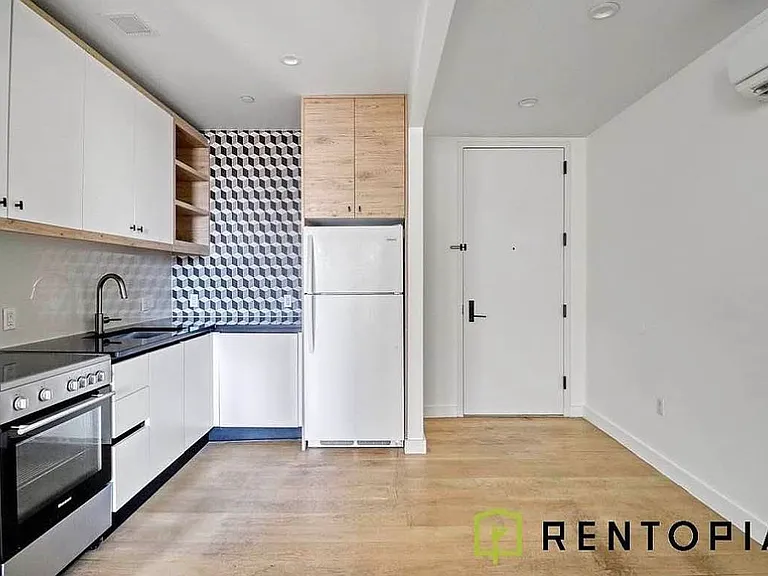 1875 Atlantic Ave #205B — Photo 3