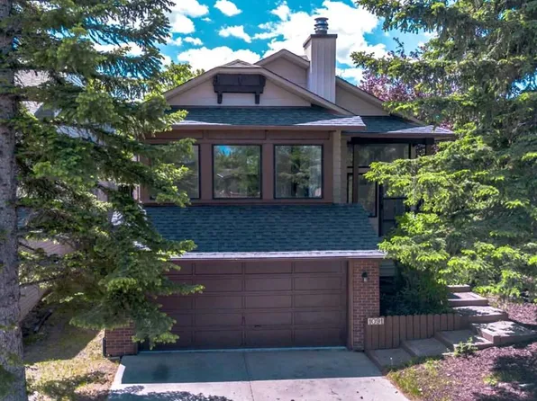 1091 N Berkley Dr NW, Calgary, AB T3K 1S6