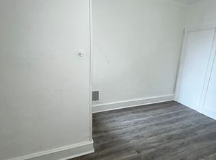 908 N 3rd St #1, Camden, NJ 08102
