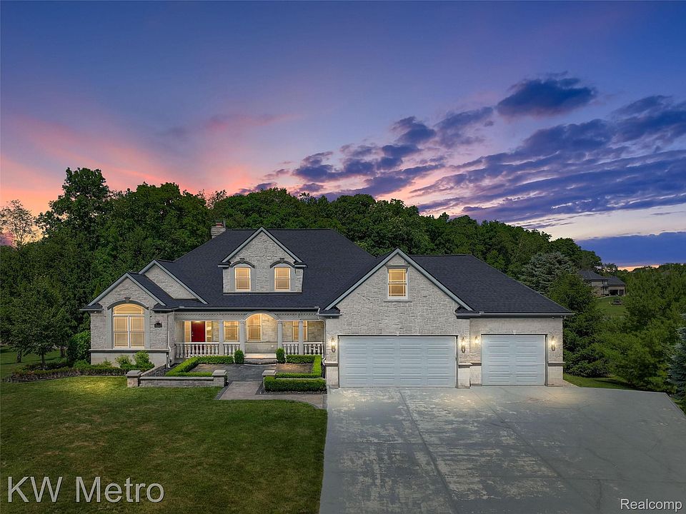 1st image of 65884 Windrose Ct