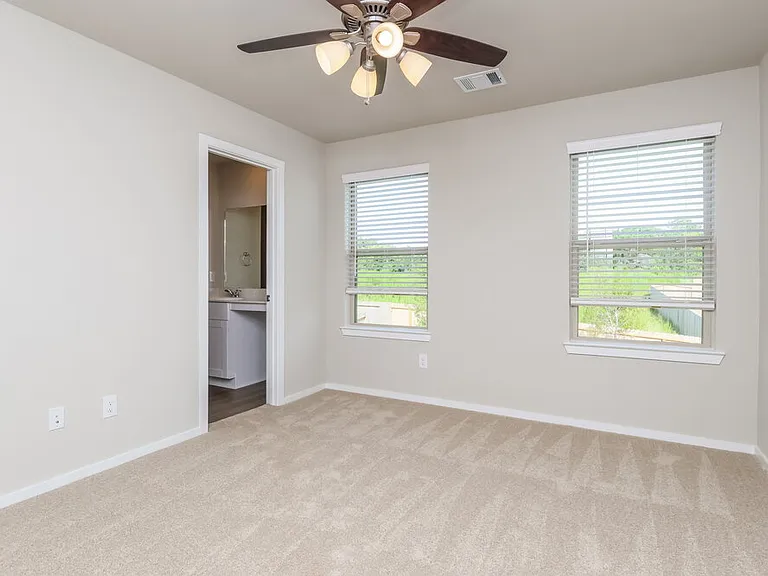 624 Levine Ct — Photo 9