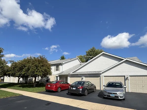 1163 N Red Oak Cir Unit 4, Round Lake Beach, IL 60073