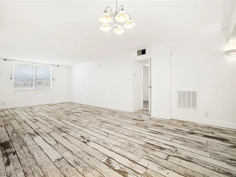 3930 University Center Dr #409 — Photo 8