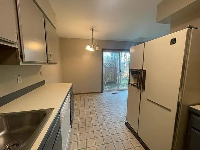 2 bed, 1.5 bath, $1,315 — Photo 4