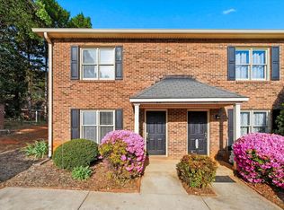 2433 1st St NW APT 21D, Hickory, NC 28601