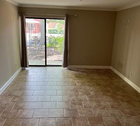 3rd image of 933 12th Ave APT 104