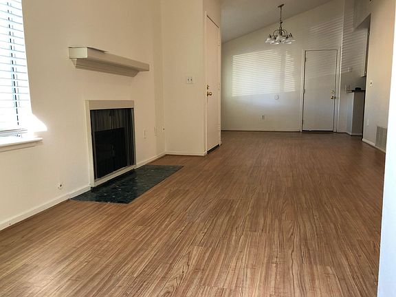 2nd image of 657 Parkview Dr