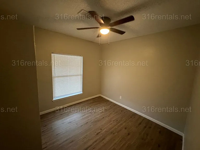 1324 S Emporia Ave — Photo 12