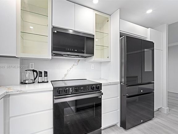 3rd image of 137 Golden Isles Dr APT 305