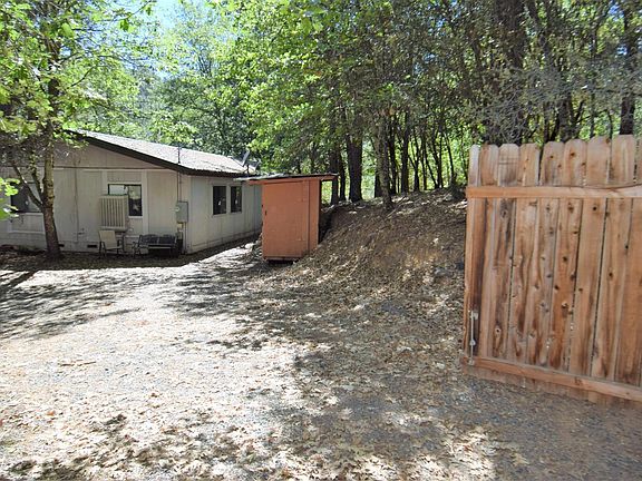 3rd image of 20570 Woodbury Dr