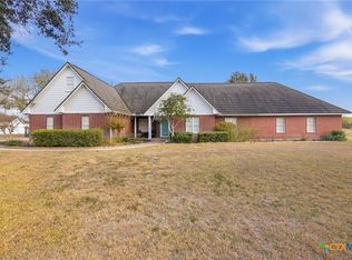 80 Hunters Way, Victoria, TX 77904