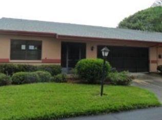2710 Lancaster Dr, Sun City Center, FL 33573