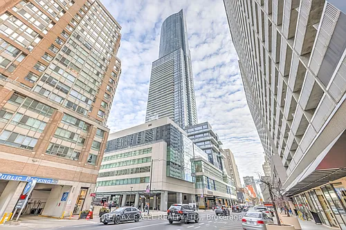 386 Yonge St #4904 Photo 1