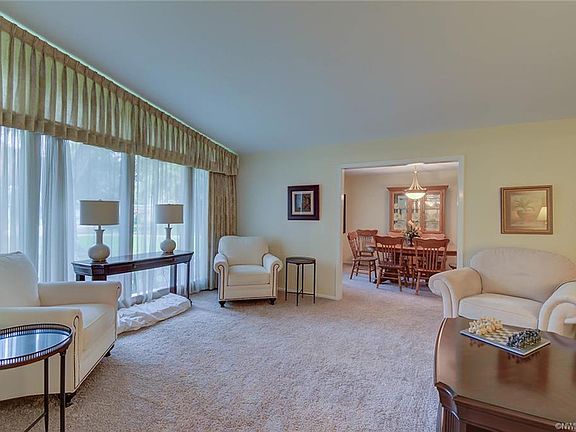 4th image of 579 Janie Ct