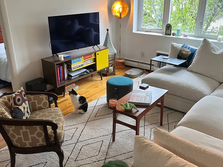 4 Aldersey St #16 — Photo 1