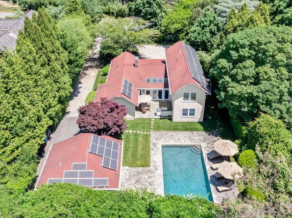 255 Moses Ln, Southampton, NY 11968